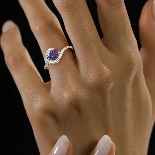 The Glimva Gem Ring